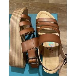 Blowfish platform sandals size 8